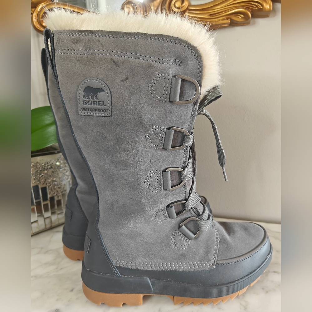 Sorel Women's Gray Lace-Up Winter Boots with Brown Sole - Picture 8 of 10